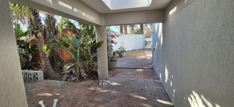 4 Bedroom Property for Sale in Van Riebeeckstrand Western Cape